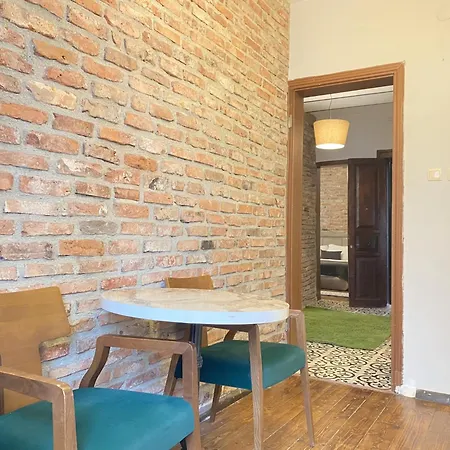Apartment Authentic Beyoglu Flat 2br W Brick Walls Vint Istanbul
