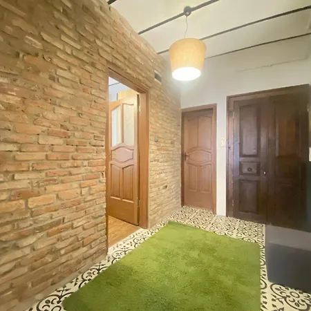 Authentic Beyoglu Flat 2br W Brick Walls Vint Apartment *