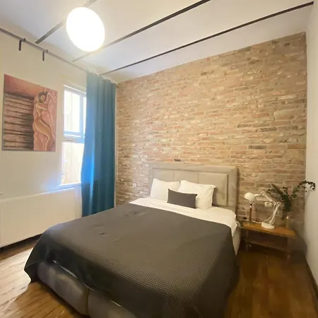 Διαμέρισμα Authentic Beyoglu Flat 2br W Brick Walls Vint
