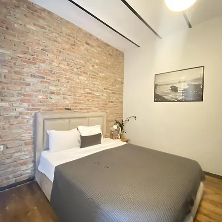 Authentic Beyoglu Flat 2br W Brick Walls Vint *