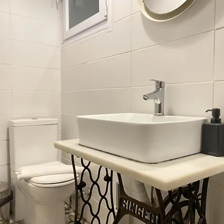 Authentic Beyoglu Flat 2br W Brick Walls Vint *