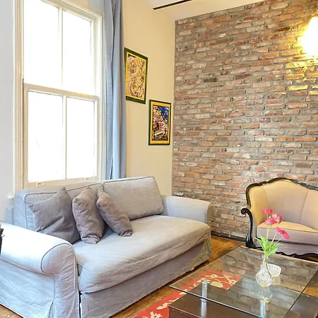 Authentic Beyoglu Flat 2br W Brick Walls Vint Apartamento