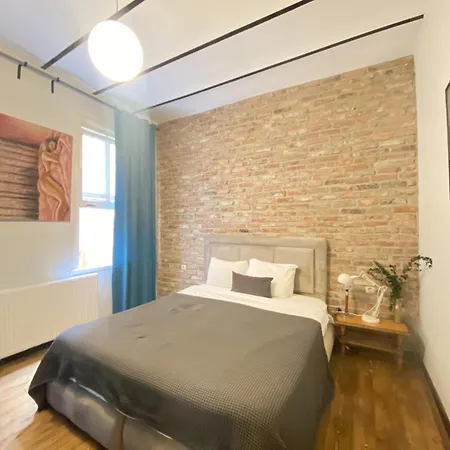 Authentic Beyoglu Flat 2br W Brick Walls Vint